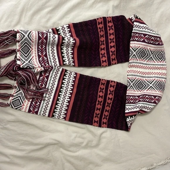 Patterned Scarf - Picture 3 of 3